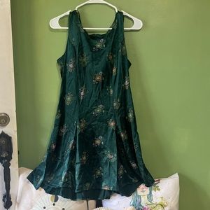 Cute 90s green dress with a back lace up